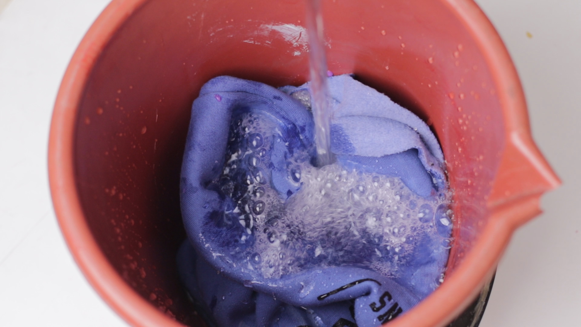 How to get slime out of clothes 