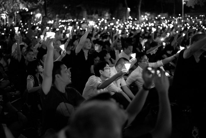 Thousands of Hong Kong Residents Defy Ban for Tiananmen Vigil 2020