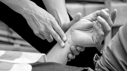 How to Help Someone Having a Seizure